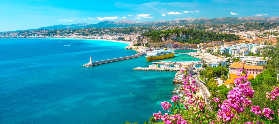 Küste bei Nizza an der Côte d'Azur